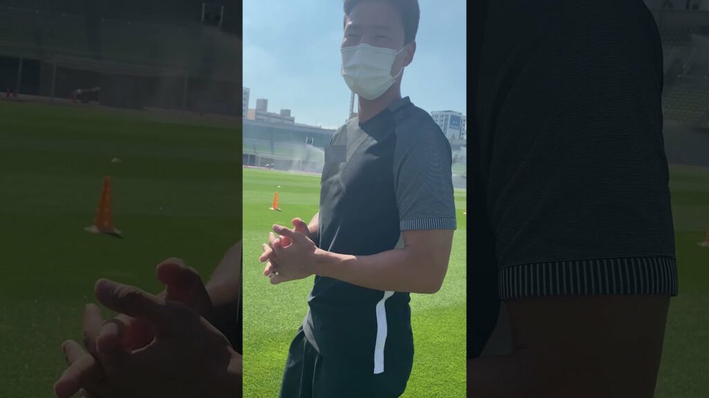 동료들의 복귀를 기다리며 개인훈련 중인 권경원 #SHORTS