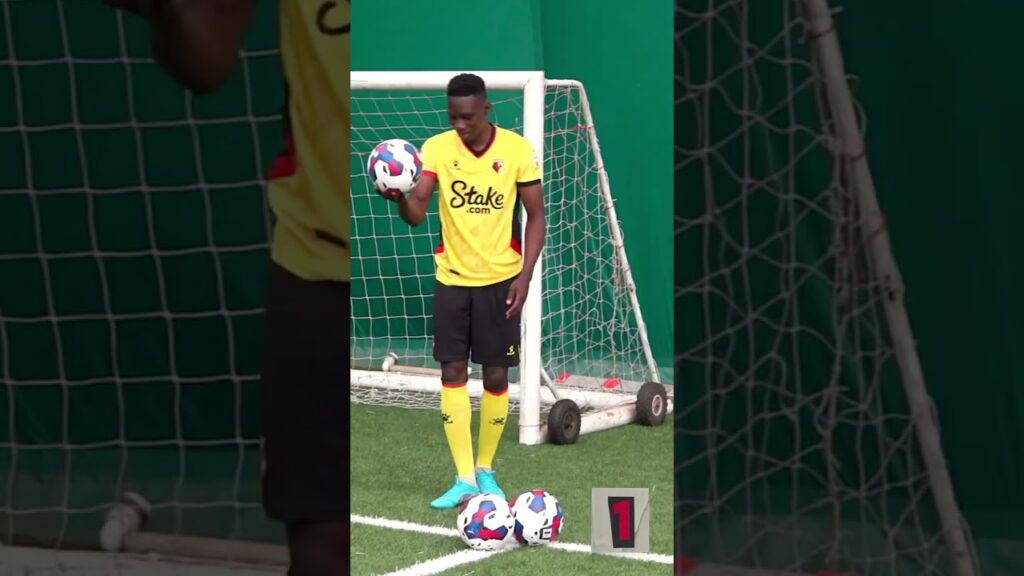 The reaction when he hears his score… 😅 Ismaïla Sarr takes on the 𝐁𝐢𝐧 𝐂𝐡𝐚𝐥𝐥𝐞𝐧𝐠𝐞! 🗑️