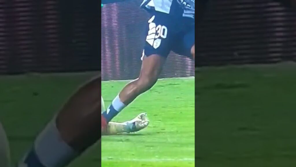 | ¿Era para expulsión? | VAR | Polémica | Romario Ibarra |