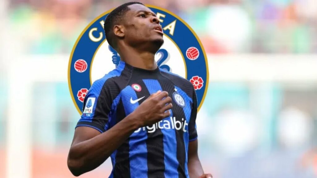 Denzel Dumfries 2022 - Chelsea Transfer Target - Skills, Tackles & Highlights