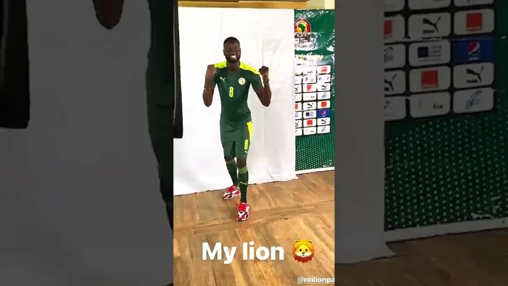 Cheikhou Kouyaté Looks Super Excited 😂😂