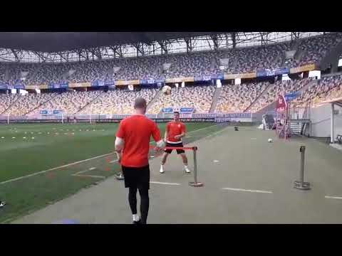 Kako se u Ukrajini Zabavlja Novi Napadač Reala Luka Jović | SPORT KLUB Fudbal Kako se u Ukrajini Zabavlja Novi Napadač Reala Luka Jović | SPORT KLUB Fudbal