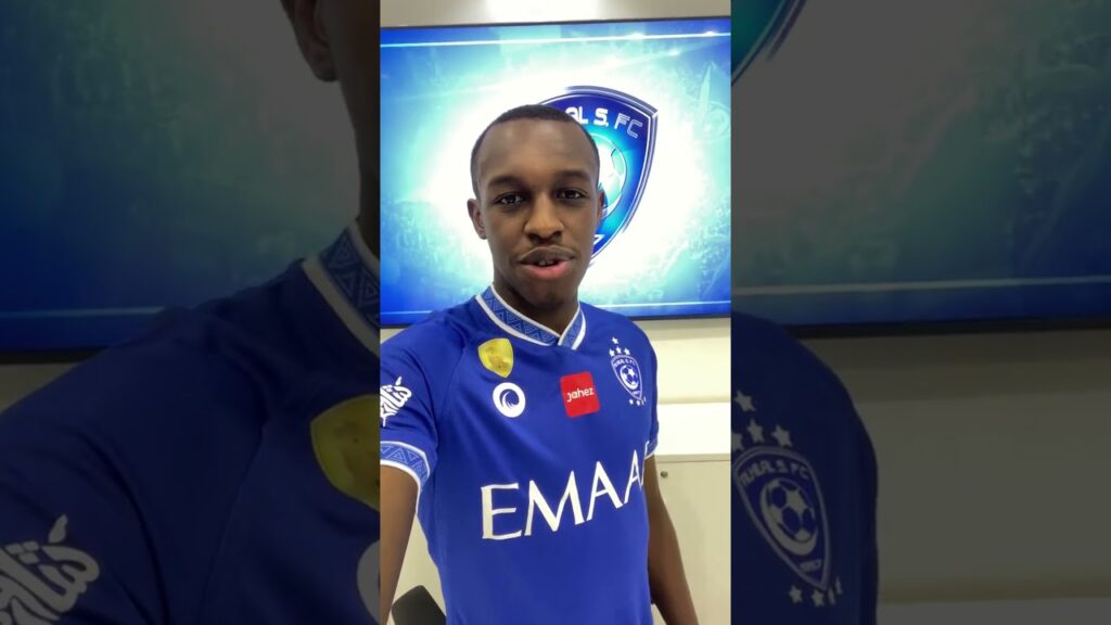 سعود عبدالحميد" لـ #سناب_الهلال:"وقّعت اليوم مع #كبير_آسيا