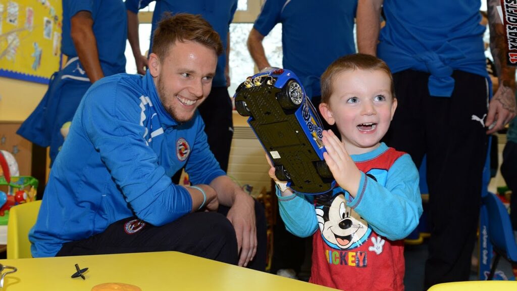 Chris Gunter's New Friend! | Royals Spread Festive Cheer