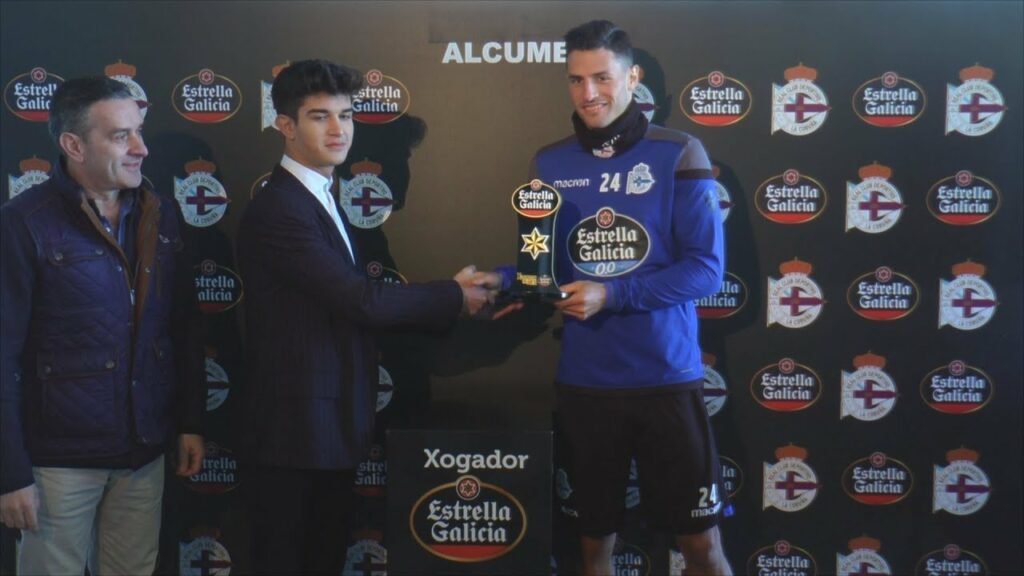 Fabian Schar Jugador Estrella Galicia de Noviembre. 20.12.2017