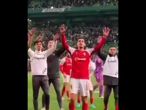 Ricardo Horta leva com garrafa na cara | Sporting vs Braga
