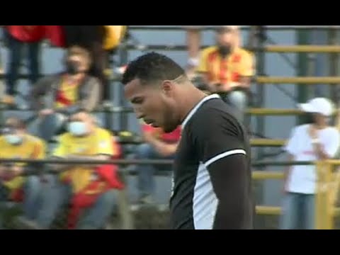 Esteban Alvarado listo para jugar ante Alajuelense