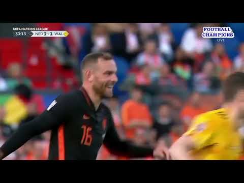 Vincent janssen lächelnder Ball, Beispiel, Niederlande-Wales, UEFA Nations League 2022