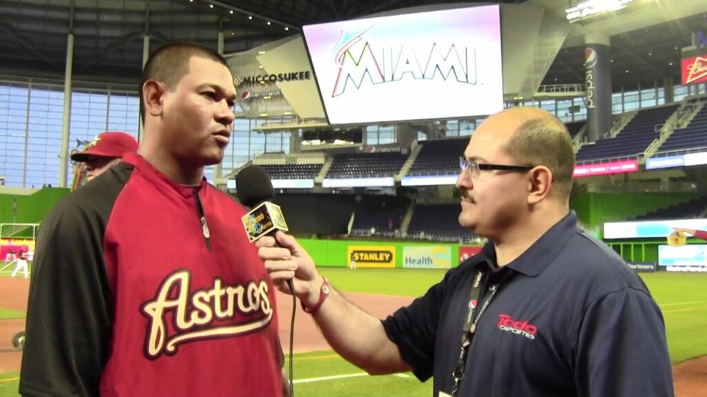 Oscar Huete conversando  Wilton Lopez