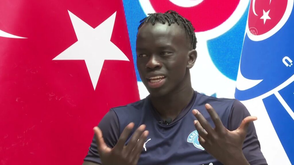 Kasımpaşalı futbolcu Awer Mabil'in ilham verici yaşamı
