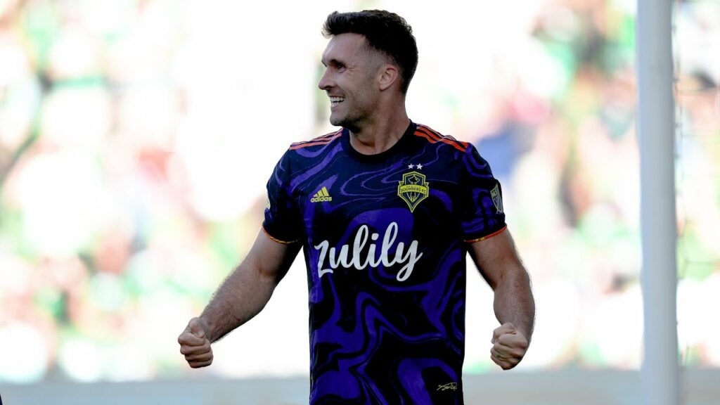 GOAL: Will Bruin finishes a Cristian Roldan cross to open the scoring at Austin FC