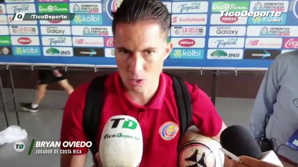 Bryan Oviedo: “Nadie tiene la titularidad asegurada”