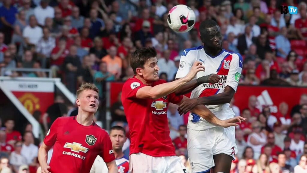 Cheikhou Kouyate et les Eagles font tomber Man United