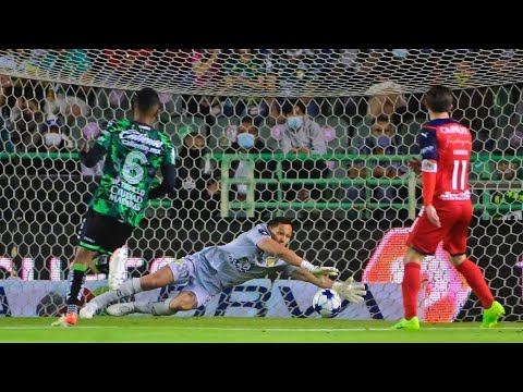 👏🏼Mega OVACIÓN a RODOLFO COTA por la Afición de CHIVAS en el León vs Chivas