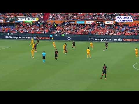 Matthew Smith erwartet, den Ball zu stehlen, Niederlande-Wales, UEFA Nations League 2022