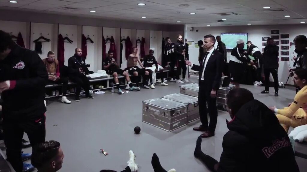 Jesse Marsch's half-time teamtalk for RB Salzburg vs Liverpool is incredible 🤯