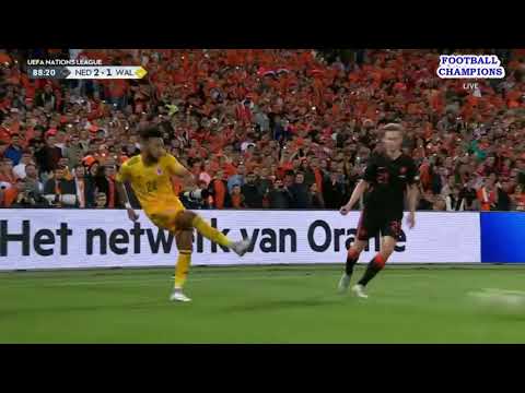 Matthew Smith versucht den Abstoß aus der Ecke, Niederlande-Wales, UEFA Nations League 2022