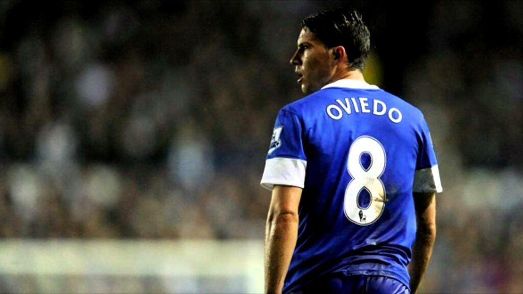 Bryan Oviedo en conferencia de prensa