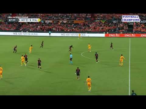 Ethan Ampadu Ball passt super, nachdem der Ballen heruntergefallen ist, Niederlande, UEFA Nations22