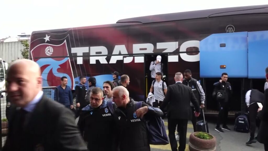 Trabzonspor, Beşiktaş maçı için İstanbul'a gitti
