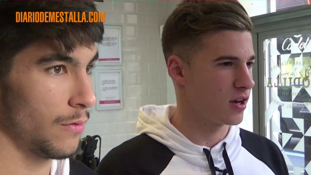 Santi Mina y Carlos Soler en Rodilla