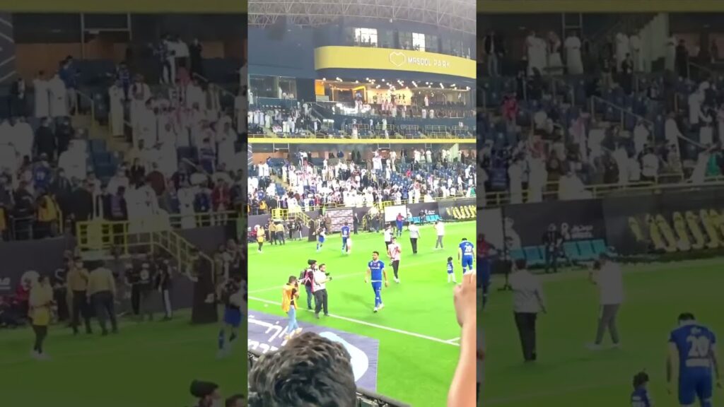 جماهير الهلال تردد :بليهي بس، بليهي بس."