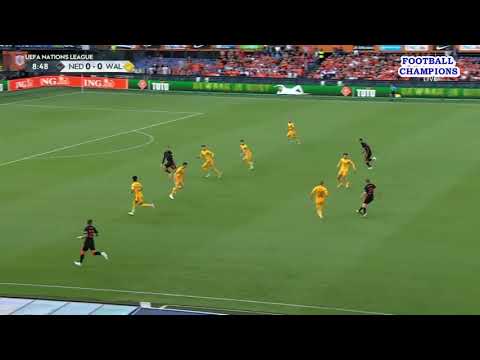 Matthew Smith schlägt Ballpass vor, Niederlande-Wales, UEFA Nations League 2022