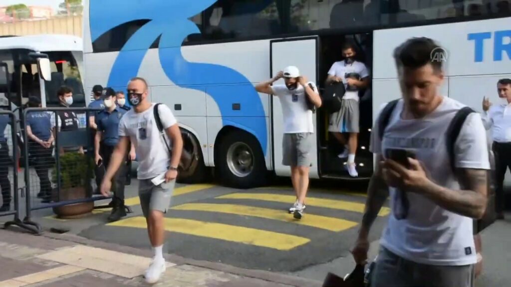 Trabzonspor kafilesi Alanya'ya gitti! | Süper Lig