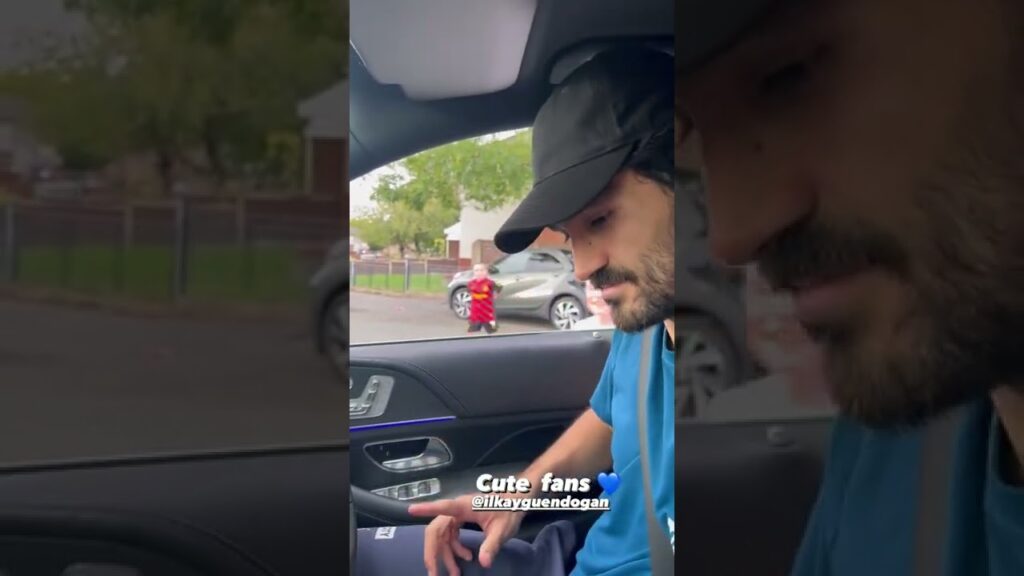Ilkay Gündogan Showed Love To ManCity Fans When He back Home after Beating Manutd #shorts #haaland