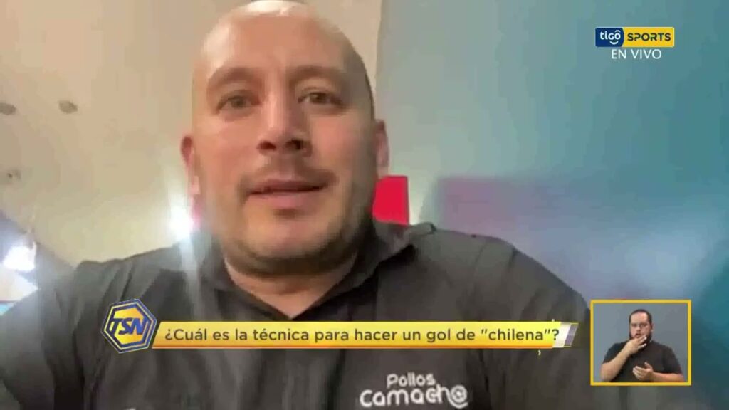 Especialistas califican la chilena de Johan Venegas