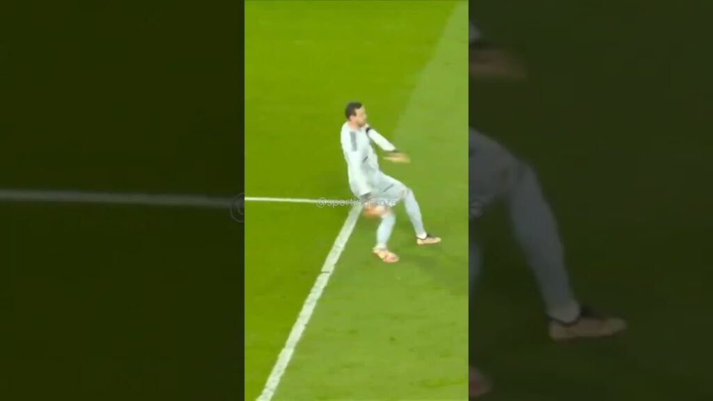 Back to back 2 own goals by Wout faes. Liverpool vs Leicester city #football #shorts #premierleague