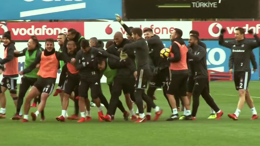 Domagoj Vida Transferini duyan Beşiktaş Futbol takımı