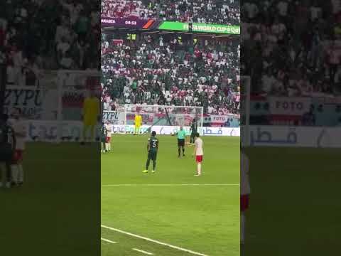 البليهي مع ليفاندوفسكي 😂😂‏