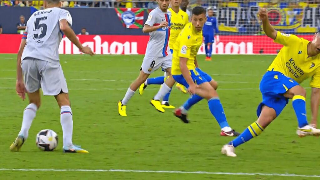 Sergio Busquets "Skill" x Tomás Alarcón (2022/23)