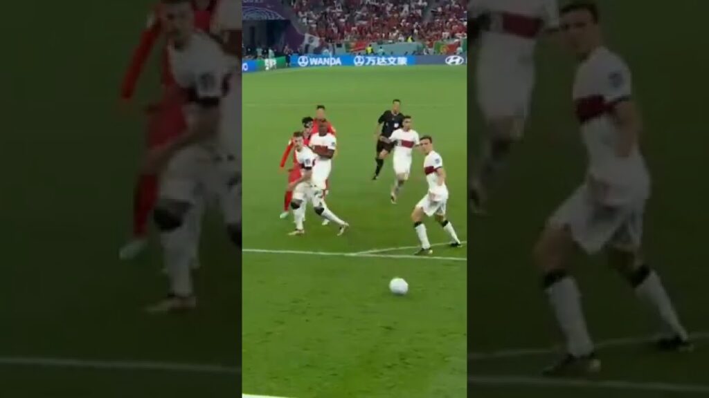 Hwang Hee-Chan Goal Takes Koreans To Knockout, Portugal Vs Korea #shorts