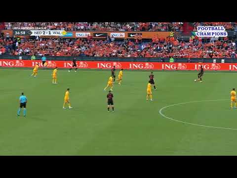 Matthew Smith ist bestrebt, Ball zu bekommen, Niederlande-Wales, UEFA Nations League 2022