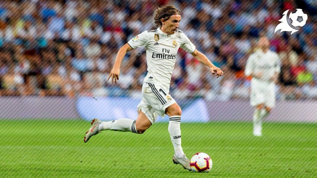 Luka Modric Makes Football Look Very Easy!