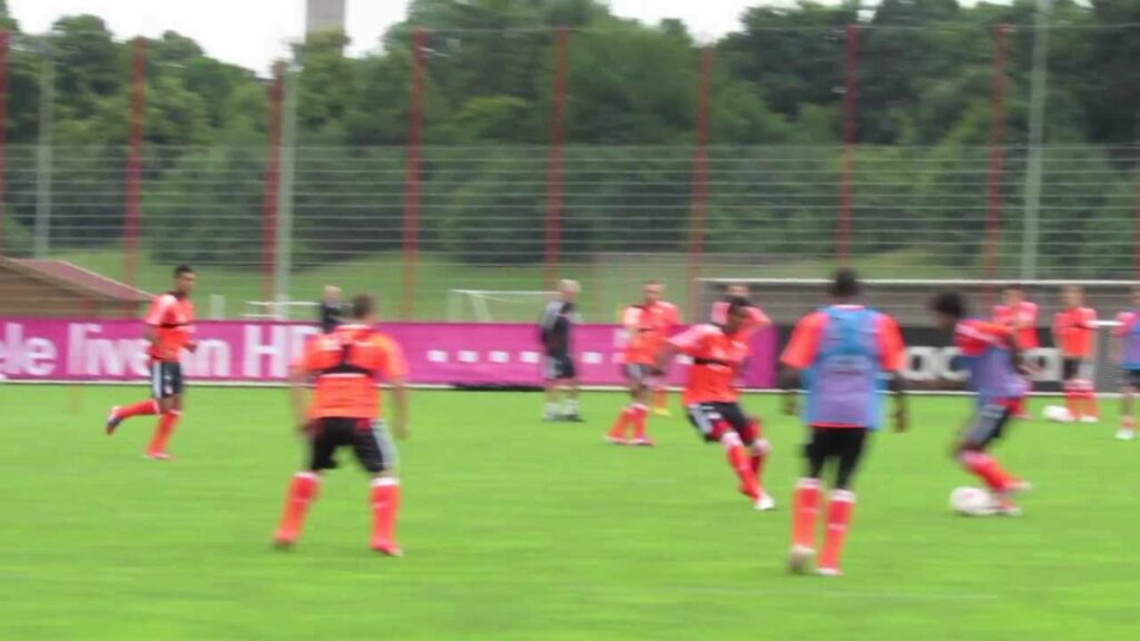 Xherdan Shaqiri Traumtor (Dreamgoal) für FC Bayern München / Willkommen beim FCB - HD 2012/2013