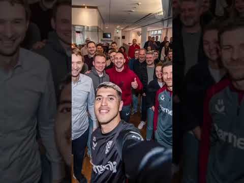 Así recibió el Bayer Leverkusen a Exequiel Palacios!