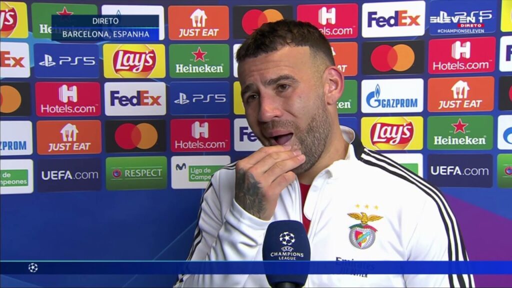 "Flash-Interview" de NICOLÁS OTAMENDI.