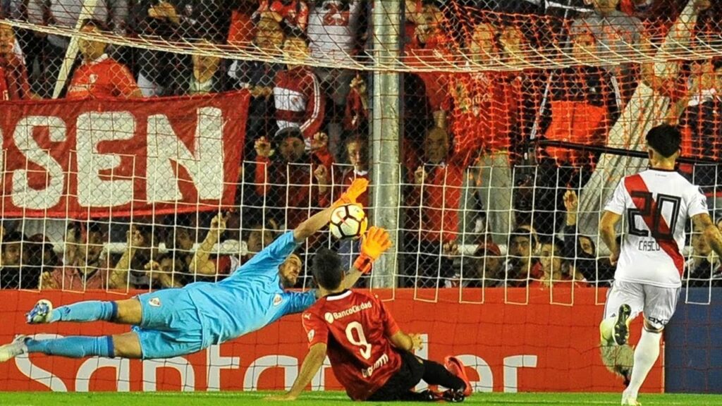 Cuando FRANCO ARMANI se enfrenta a Independiente...