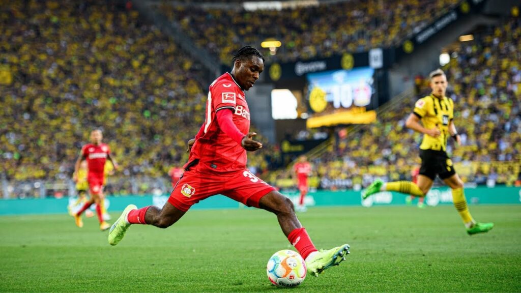 Jeremie Frimpong 2022 - Real Madrid Transfer Target -Leverkusen Skills, Tackles & Highlights