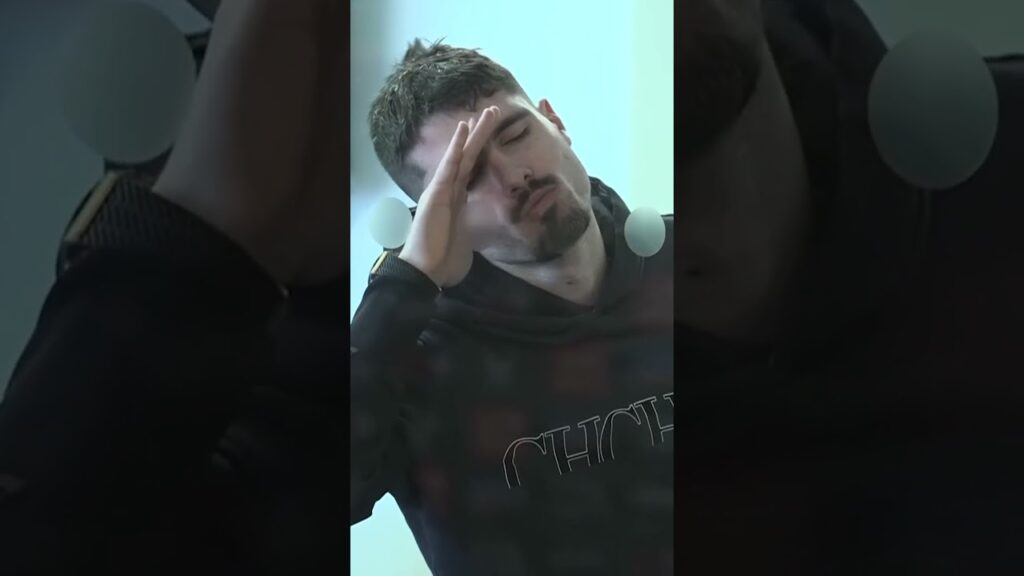 Pedro Neto HILARIOUSLY distracts Wolves teammate José Sá...🤣