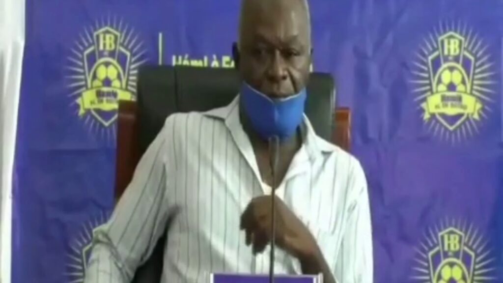 KUNDE EMMANUEL- COACH DE HEMLE FOOTBALL CLUB DE BOTKO.