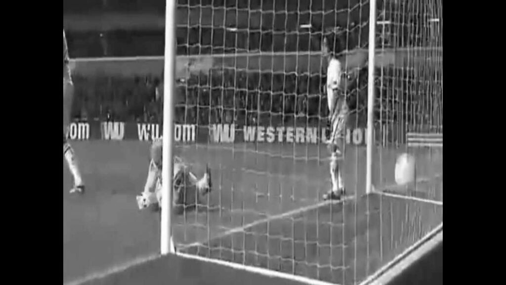Fabian Frei Goal (Tottenham Hotspur 0-2 FC Basel) 04.04.2013