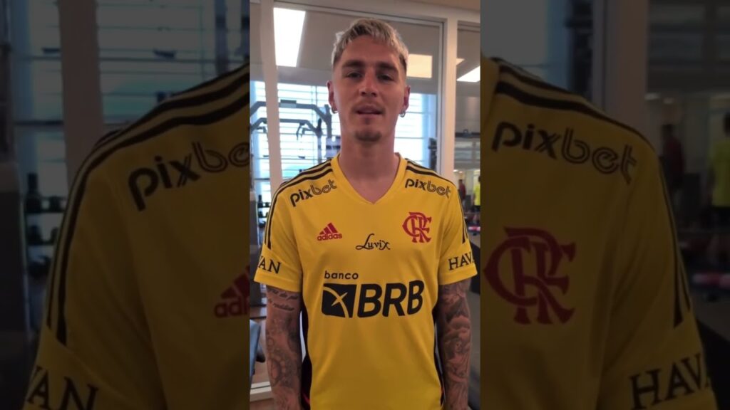 Oficial: Guillermo Varela é do Flamengo - Lateral da Seleção Uruguaia é o novo reforço do Fla