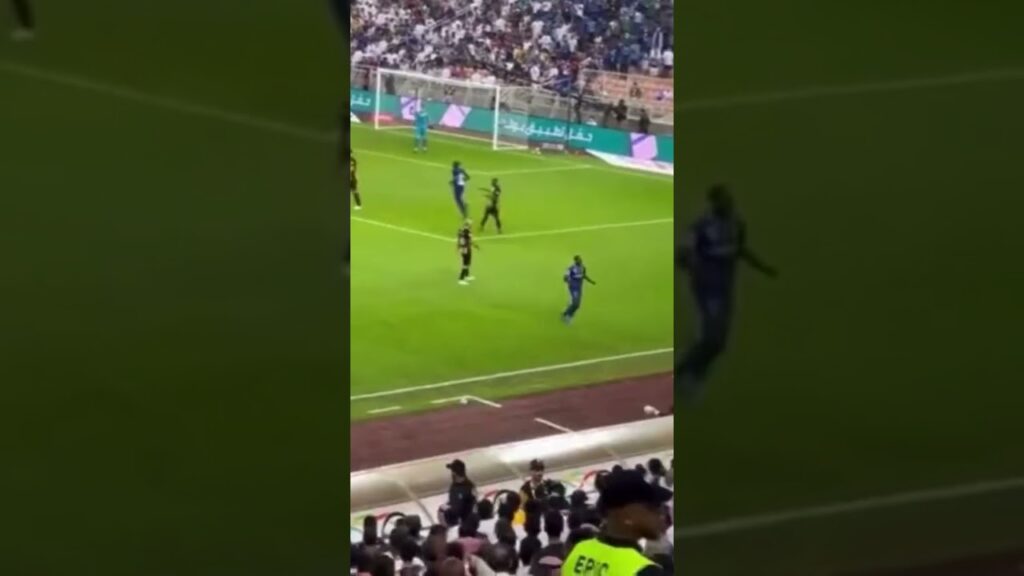 جمهور ‎#الاتحاد vs سعود عبدالحميد 2