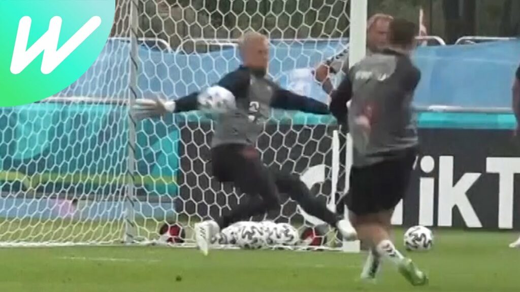 UNBEATABLE 🔥 | Kasper Schmeichel was on fire during training | EURO 2020