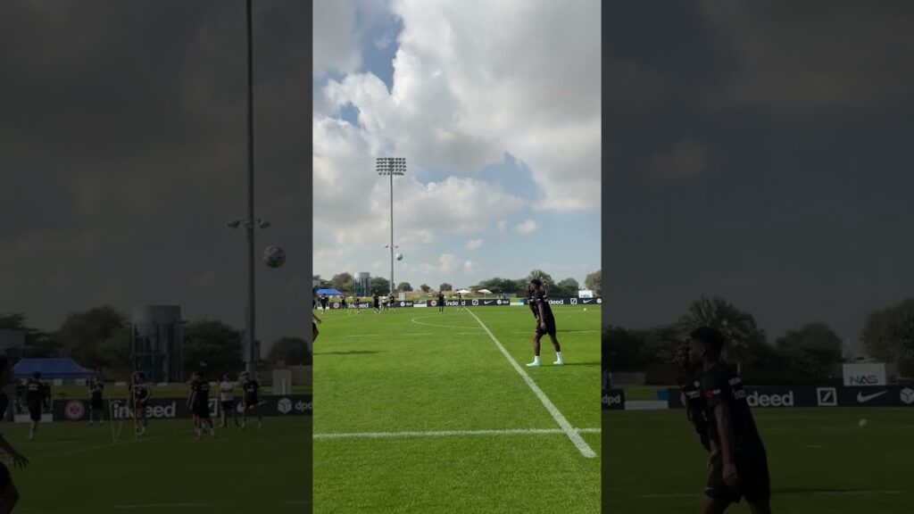 Kolo Muani packt den Fallrückzieher aus 🔥 #shorts