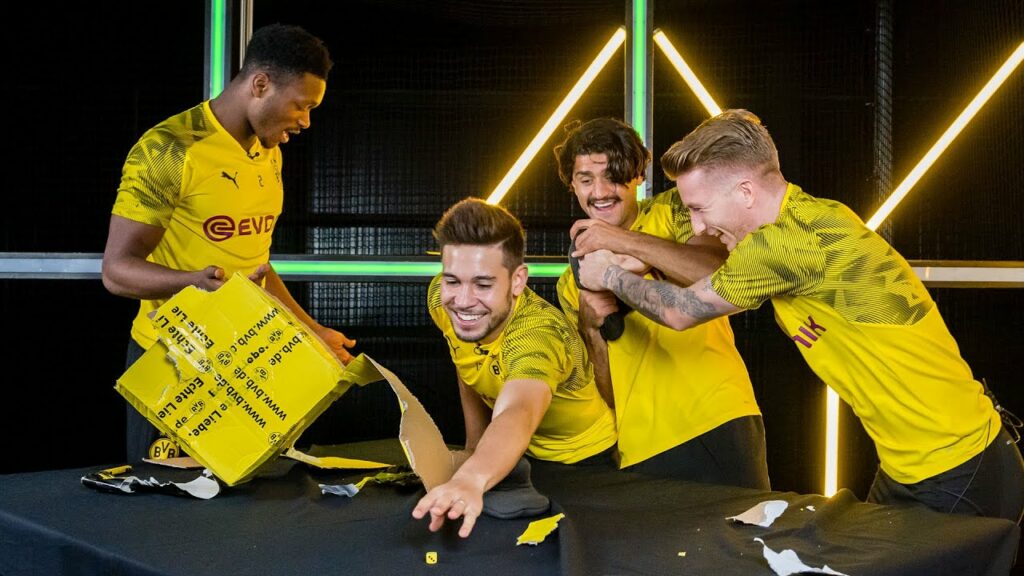 Reus vs. Dahoud vs. Guerreiro vs. Zagadou | Unboxing | BVB Boxing Days #4